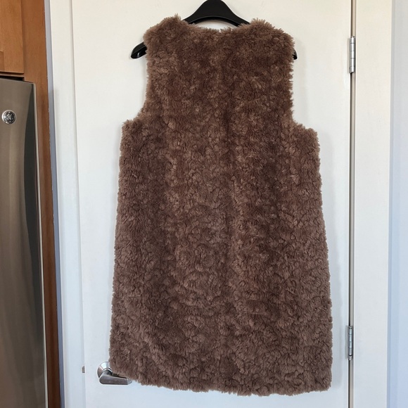J.CREW LONG SHERPA FAUX FUR VEST - Picture 5 of 6
